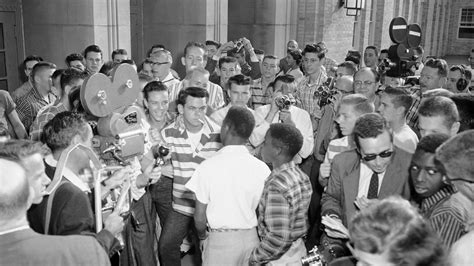 Jerry Jones Addresses 1957 Photo From Little Rock